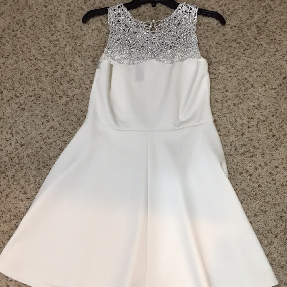 Dress - Picture 3 of 5